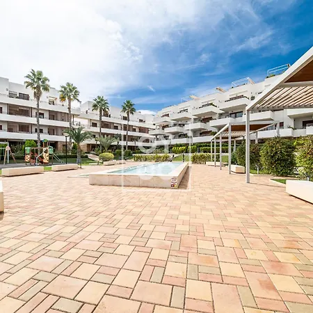 La Brisa Del Mar 2br App With Seaview By Oyoostays *